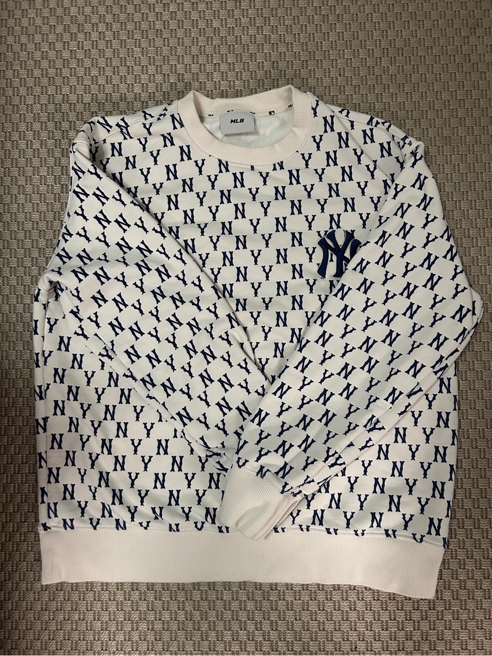 MLB Women White Crewneck Sweater with Navy Logo Pattern